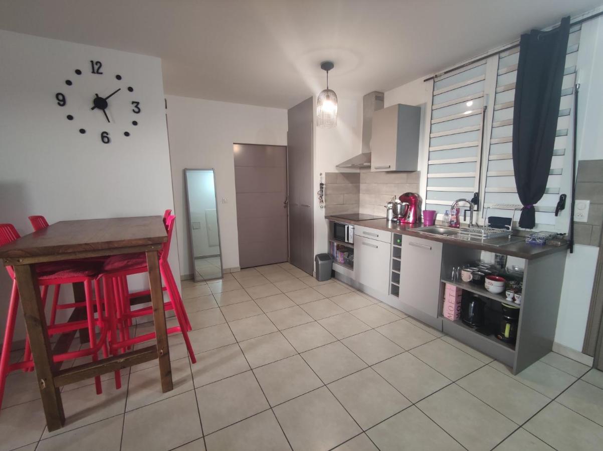 Location Saisonniere Meublee F2 St Leu Face Ocean A 1 Min Plage Leilighet Saint-Leu Eksteriør bilde